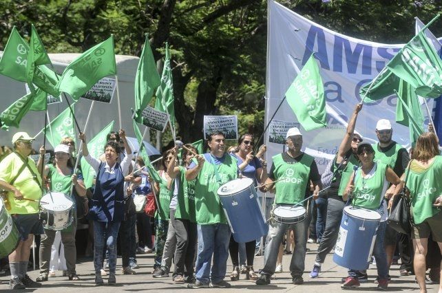 Tras la represión a los docentes: posponen reunión con Provincia