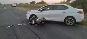 Un muchacho herido tras un choque entre una moto y un auto en Barrancas