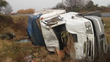 Un conductor de Monje protagonizó un vuelco en Ruta 11