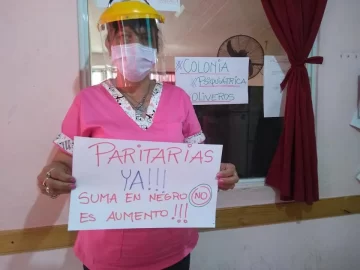 Enfermeros de la Colonia se manifiestan y reclaman mejores condiciones laborales