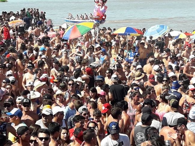 Miles de personas disfrutaron de la Fiesta del Balneario en la Boca