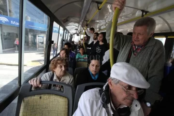 Atención: Ya no se podrá viajar de pie en los colectivos Expreso