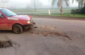 Camionero chocó en Monje pero no lo advirtió y siguió manejando: Un herido