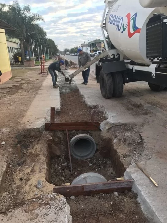 Finalizó la colocación de tubos de desagüe en el centro