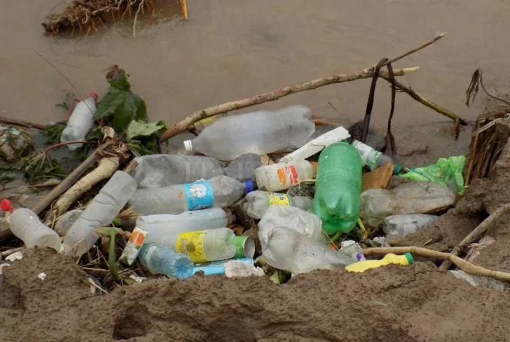 Más río, menos basura: Voluntarios invitan a la “Fiesta de limpieza del Carcarañá”