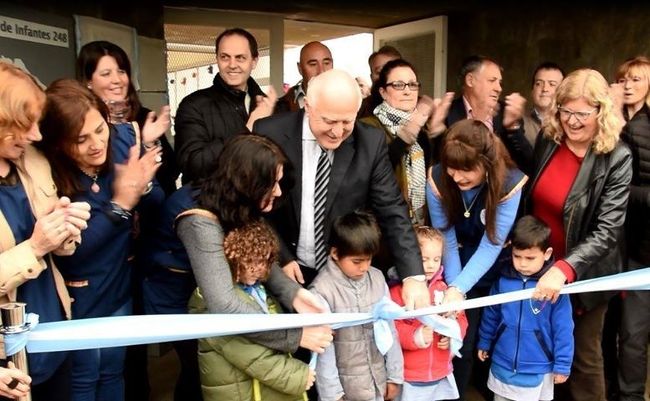 El Gobernador inauguró el nuevo edificio del Jardín Nucleado