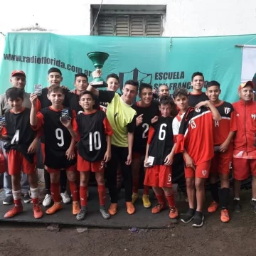 Fútbol: Los juveniles del Club Maciel gritaron Campeón