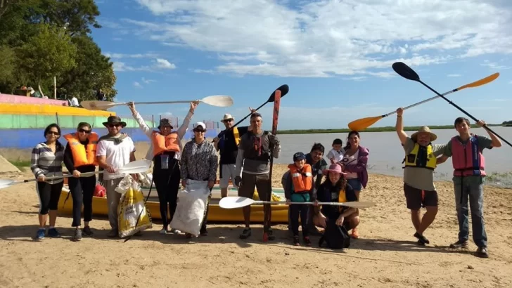 Comenzó la movida cultural con limpieza del arroyo de Monje