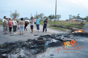 Timbues: ?Vamos a volver a cortar la ruta si no reconectan la energía?