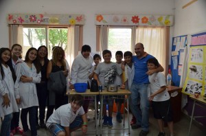 Feria de ciencias en la escuela nº 217 de Timbúes.