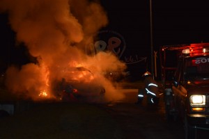 En menos de 20 minutos se incendió un auto por completo en el cruce a Gaboto