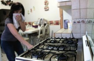 Alerta entre vecinos por olor a gas. ¿Qué hacer ante una posible pérdida?