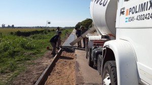 La Comuna de Oliveros realiza trabajos de mejoramiento de calles y caminos