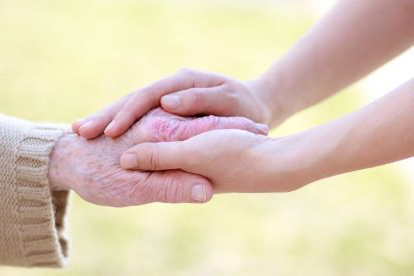 Otro geriátrico en Maciel registró contagios y hay cuatro abuelas con covid