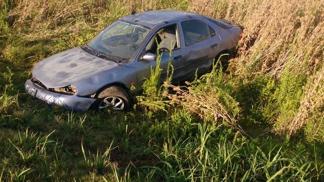 Terminó en la banquina tras despistar el auto en la Ruta 11