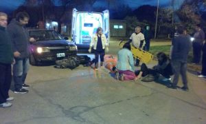 Dos mujeres resultaron heridas al chocar una moto y un auto en Oliveros