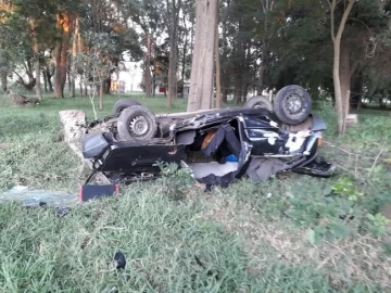 Perdió el control de su auto por ruta 11 e impactó contra un árbol