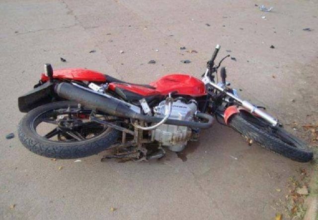 Volvían los festejos de navidad y tuvieron una caída fortísima en moto