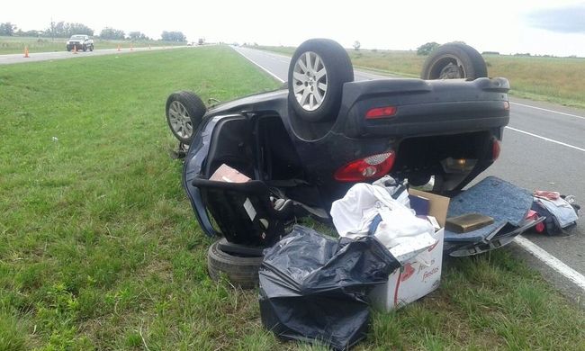 Doble vuelco en la autopista