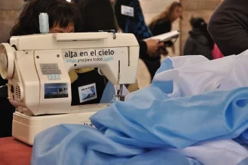 75 aniversario: Abrazarán la escuela con una gran bandera