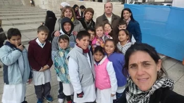 Alumnos de Carrizales presentes en la jura a la Bandera