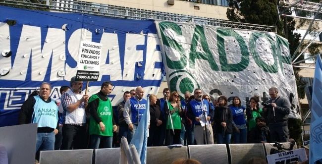 Ofrecieron 15 por ciento a docentes y votarán si aceptan o no