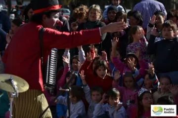 En una hermosa propuesta, los niños de Pueblo Andino celebraron su día