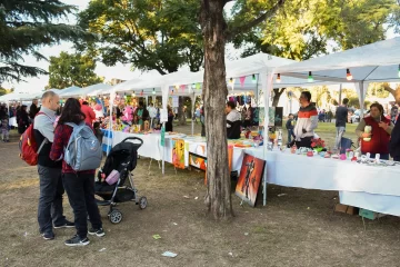 Una gran feria en conmemoración del Día de los Artesanos