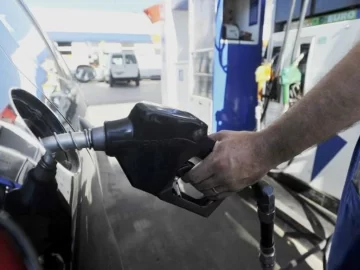 Expendedores de combustibles comenzaron a limitar la venta
