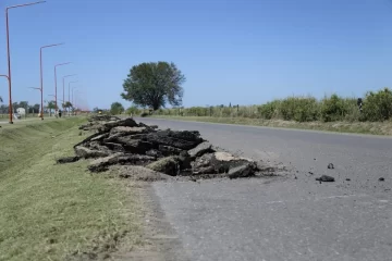 Timbúes inició un Plan de Bacheo y realizó mejoras en desagües