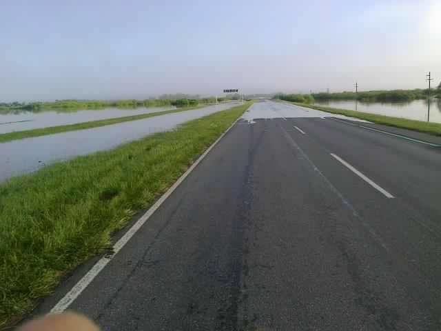 El hundimiento de una alcantarilla, provoca un desvío en la Autopista