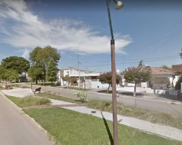 Barrancas: Un auto y una bicicleta chocaron en el Boulevard