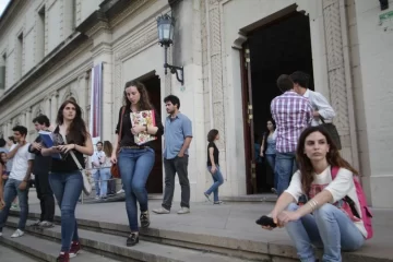 Mañana último día para anotarse a las Becas UNL