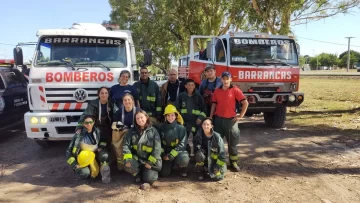 Los nuevos bomberos de Maciel tuvieron ayer su bautismo de fuego