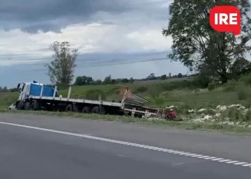 Despistó un camión cargado de yerba en autopista a la altura de Oliveros