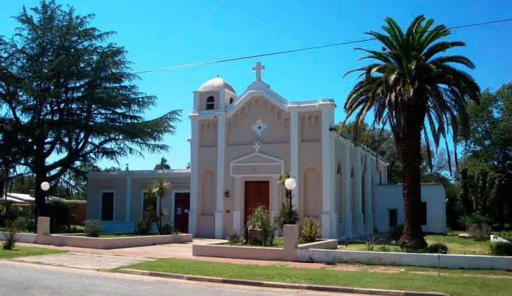 Forzaron una reja y robaron en la parroquia de Carrizales: Un sospechoso