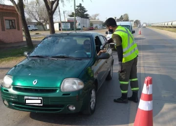 Timbúes y Oliveros estuvieron en alerta toda la noche pero la fiesta fue en Maciel