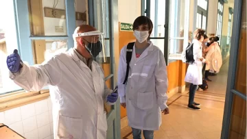 La vacunación docente comenzará tras la llegada de las dosis de China