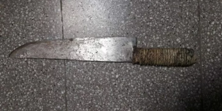 Detuvieron a un joven que amenazó a su novia con una cuchilla