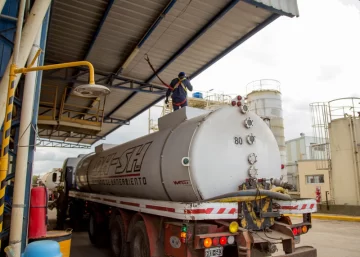 Un camionero de DHSH está grave al caer en agua hirviendo