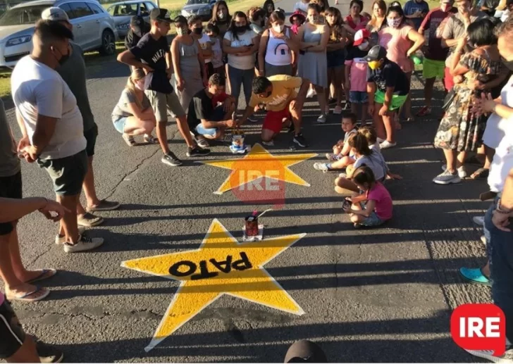 Dos estrellas amarillas: Familiares y amigos homenajearon a Pato y Sofi