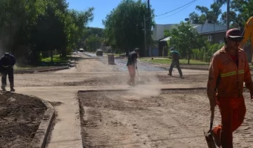 La Comuna continúa asfaltando calles