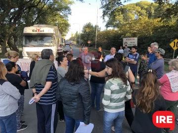 Vecinos cortaron ruta 11 exigiendo obras y organización