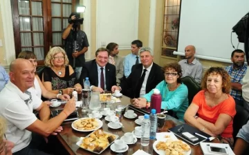 La provincia convocó a los gremios docentes a una mesa de diálogo