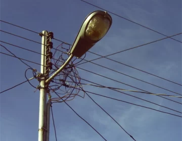 Oliveros continúa sin luz y el equipo de EPE no llega a la localidad por el corte en Timbúes