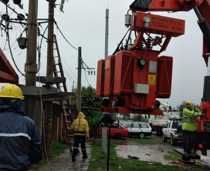 Medio Timbúes sin energía: La EPE cambió un transformador y volvió la luz