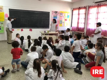 Historia viva: El último Chana parlante visitó la Escuela 537