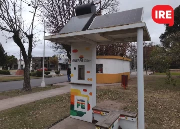 Después de dos años repararon la estación solar del parquecito y llaman a “cuidarla”