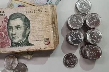 Faltan monedas de cinco pesos y hay inconvenientes con los vueltos