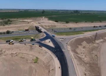 Avanza la construcción del acceso a autopista de Fray Luis Beltran